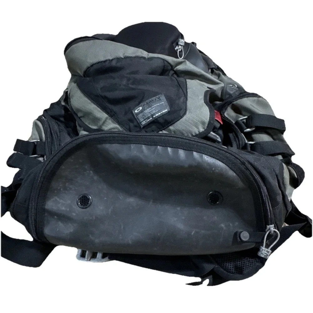 Oakley Icon 2.0 Tactical Field Gear Backpack – Rare Discontinued Standard Issue